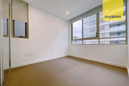 Modern 2-Bedroom Apartment in the Heart of Parramatta - Photo 3