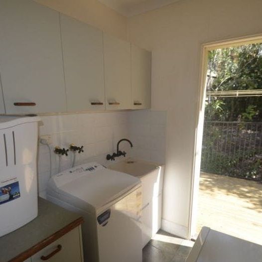 CENTERALLY LOCATED 2 BEDROOM HOME - READY TO MOVE IN! - Photo 1