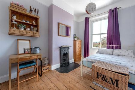 4 bedroom semi-detached house to rent - Photo 4