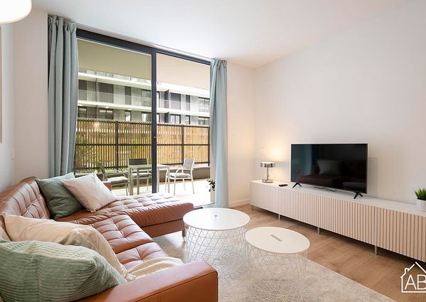 Stunning 2 Bedroom Apartment with Private Terrace and Communal Pool