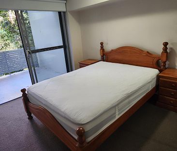 Shared furnished unit within walking distance to Griffith Uni - Photo 3