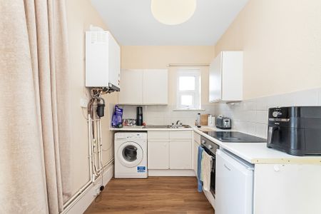 St. Mildreds Road, London, SE12 - Photo 4