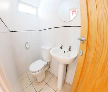 6 bedroom house to rent - Photo 2