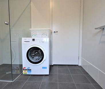 6-bedroom shared house / townhouse, Fifth Street - Photo 6