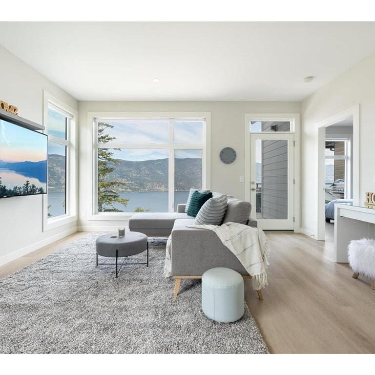 Gorgeous Townhome – McKinley Beach - Photo 1