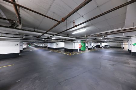 For Lease - 4 Elsinore Path Unit# 614, Toronto, Ontario - Photo 2