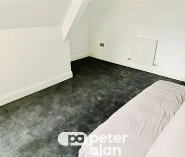 High Street - Photo 1