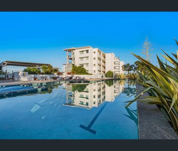 Modern Lake Side Living in the Emporio Complex - Photo 6