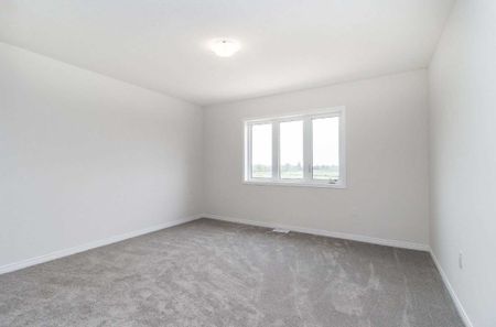 For Lease - 132 Mcwatters Street, Hamilton, Ontario - Photo 3