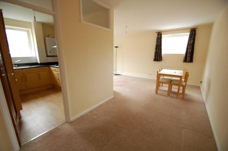 2 bedroom flat to rent - Photo 5