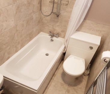 3 bedroom end of terrace house to rent - Photo 6