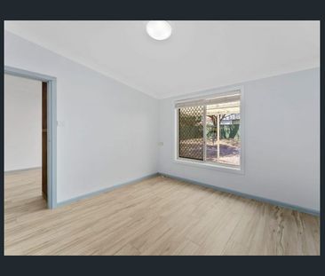 25 Milford Road, Peakhurst, NSW 2210 - Photo 4