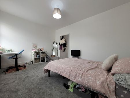 Manor Street, Heath - Photo 3