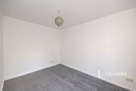 2 bedroom house to rent Walker Road, Portsmouth, Hampshire, PO2 - Photo 4