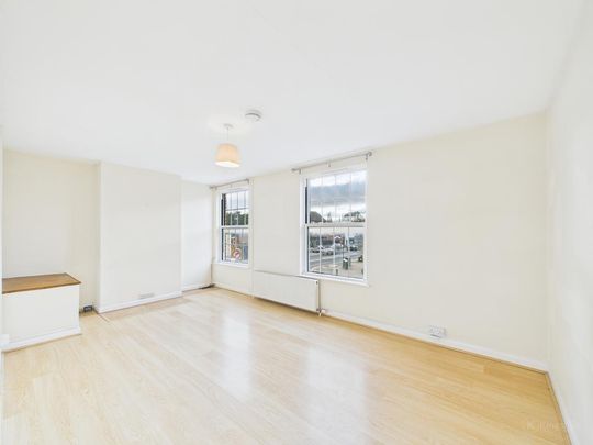 2 bedroom maisonette to rent - Photo 1