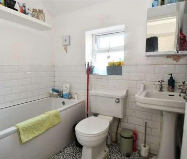 Bedroom Detached Bungalow In Farncombe, GU7 - Photo 2