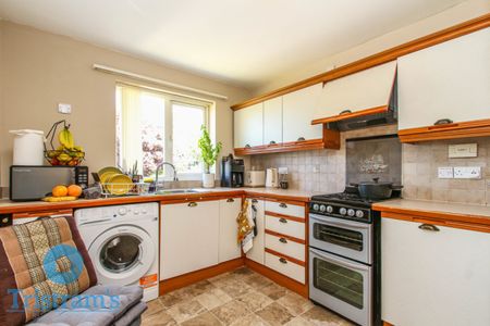 2 bed Detached Bungalow for Rent - Photo 2