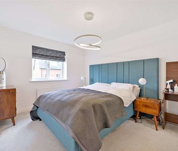 A well-presented four-bedroom detached family home with versatile l... - Photo 5