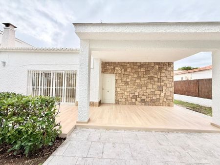 4 room luxury Detached House for rent in Rocafort, Valencia - Photo 2