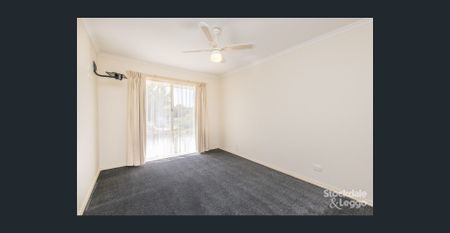 WELL PRESENTED TOWNHOUSE - Photo 4