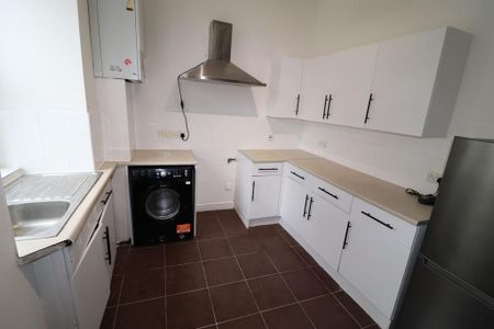 2 bedroom terraced house to rent - Photo 3