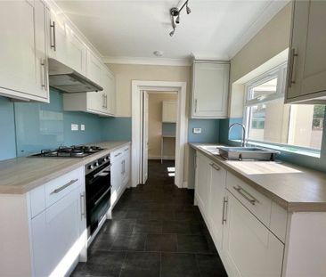 Gleadowe Avenue, Christchurch, Dorset, BH23 - Photo 1