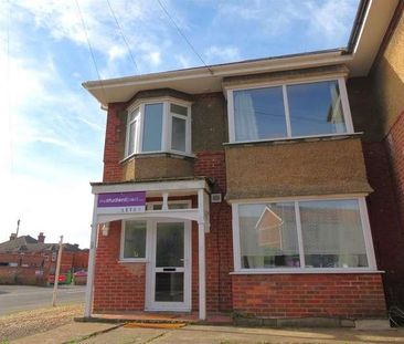 Bedroom Detached House In Winton, BH9 - Photo 1