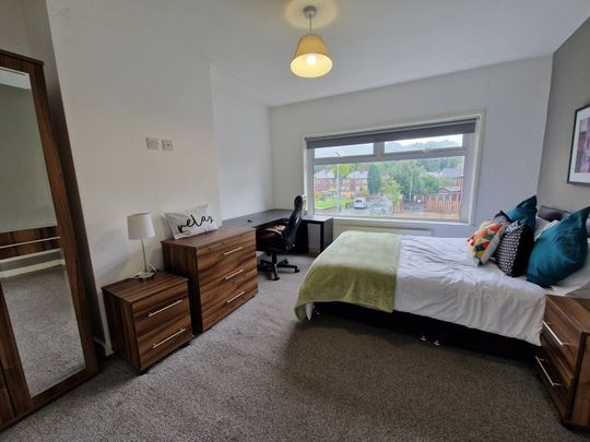 Room in a Shared House, Shirley Avenue, M7 - Photo 1