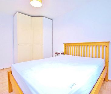 4 bedroom semi-detached house to rent - Photo 6