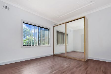 Renovated Four-Bedroom Home - Photo 5