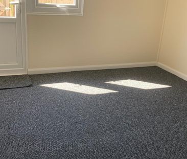 Mantle Close - Photo 3