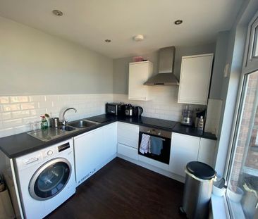 2 bedroom flat to rent - Photo 4