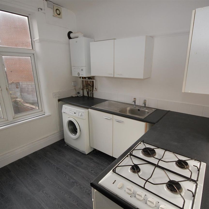 Ford Road, Upton Wirral, 1 bedroom, Flat - Above Shop - Photo 1