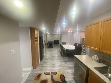 For Lease - 176 Alfred Smith Way, Newmarket, Ontario - Photo 5