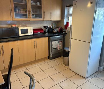 1 bedroom in a house share to rent - Photo 6