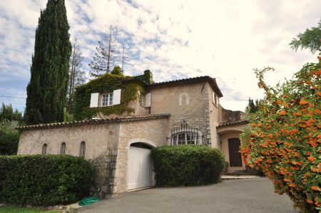 VILLA DE 154 M2 A MOUGINS CHEMIN DU CHATEAU - Photo 4