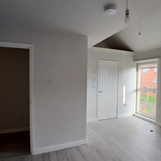 4 bed end of terrace house to rent in Brampton Court, Norwich, Norfolk - Photo 1