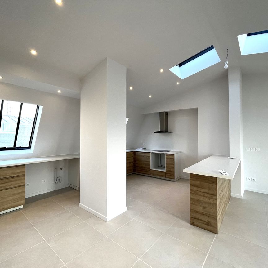 Location Appartement 5 pièces 156m² PARIS 4ème - Photo 1