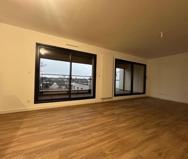 Location Appartement 3 pièces 74m² FRANQUEVILLE ST PIERRE 76520 - Photo 2