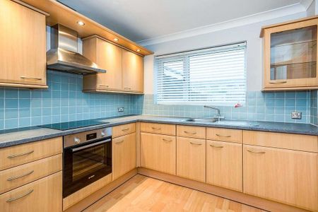 3 bedroom terraced house to rent - Photo 5