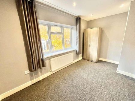 The Broadway, Southend-on-sea, Essex, SS1 - Photo 2