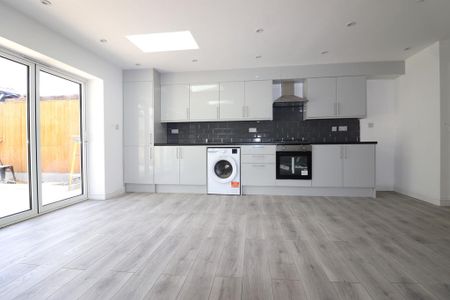 2 bedroom terraced house to rent - Photo 3