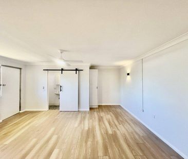 Location, Lifestyle, and Comfort All in One - Photo 3