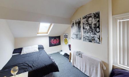 4 bedroom flat to rent - Photo 3