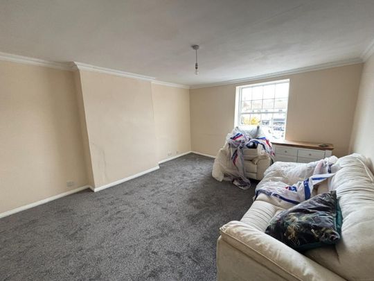 2 bedroom Flat To Let - Photo 1