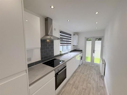 3 bedroom semi-detached house to rent - Photo 1