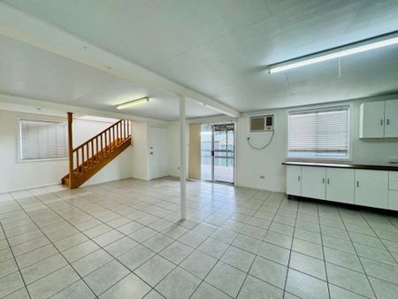 3 Bedroom Home with Internal Stairs - Photo 5