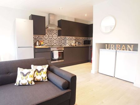 Sheldrick Close Room 6 - Photo 4