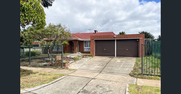 Close to Everything! - Photo 1