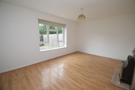 1 bedroom ground floor flat to rent - Photo 3